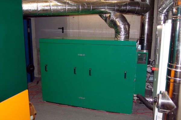 pflanzenoel-bhkw-01-schalldaemmung-geschlossen-klein.jpg pflanzenoel-bhkw-01-schalldaemmung-geschlossen-klein.jpg
